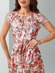 Floral Elegance: Keyhole Neckline Dress with Guipure Lace Belt