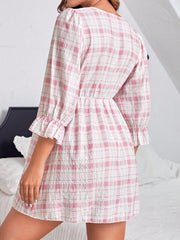 Chic Grid Pattern Dress: Effortlessly Elegant Home Wear