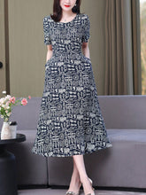 Chic and Casual: Women's Loose-Fit Fishbone Print Dress