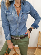 Flap Pockets Slim Buttoned Denim Shirt