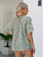 Leopard Print Short Sleeve Relaxed V-Neck T-Shirt