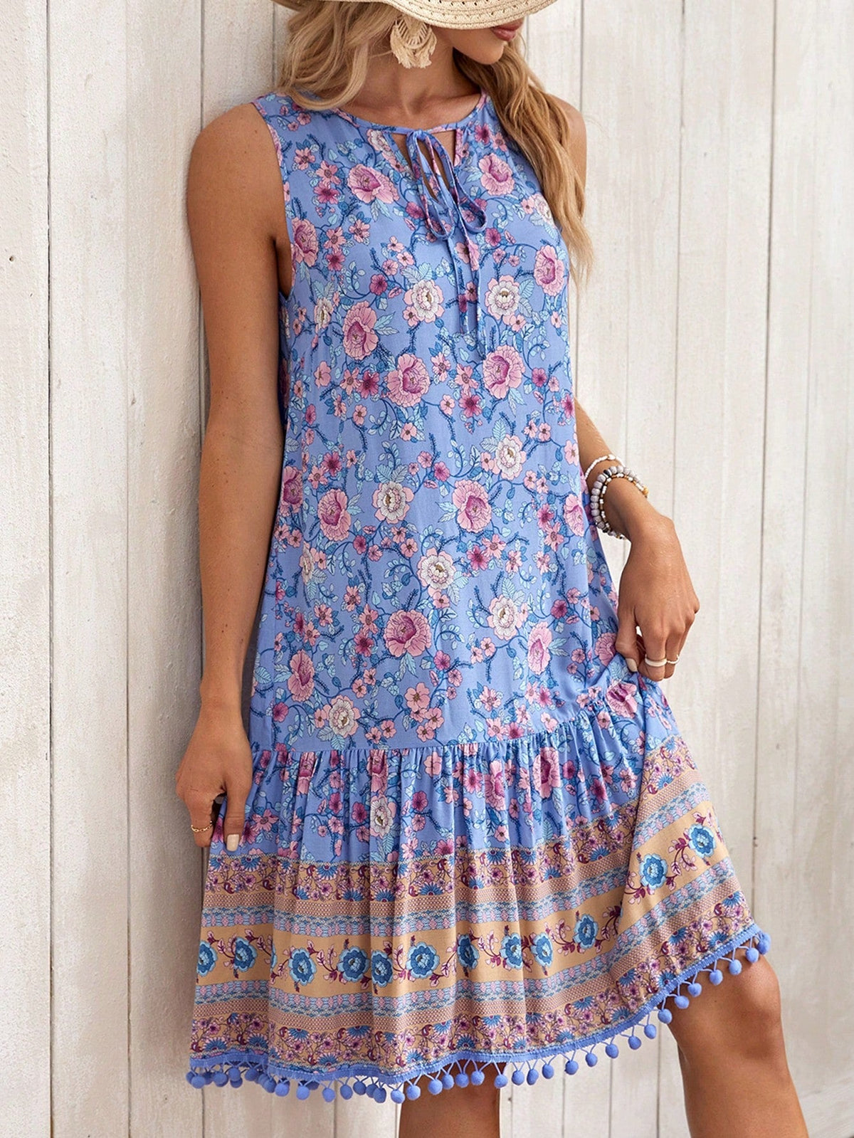 Floral Elegance: Women's Sleeveless Dress with Knotted Collar