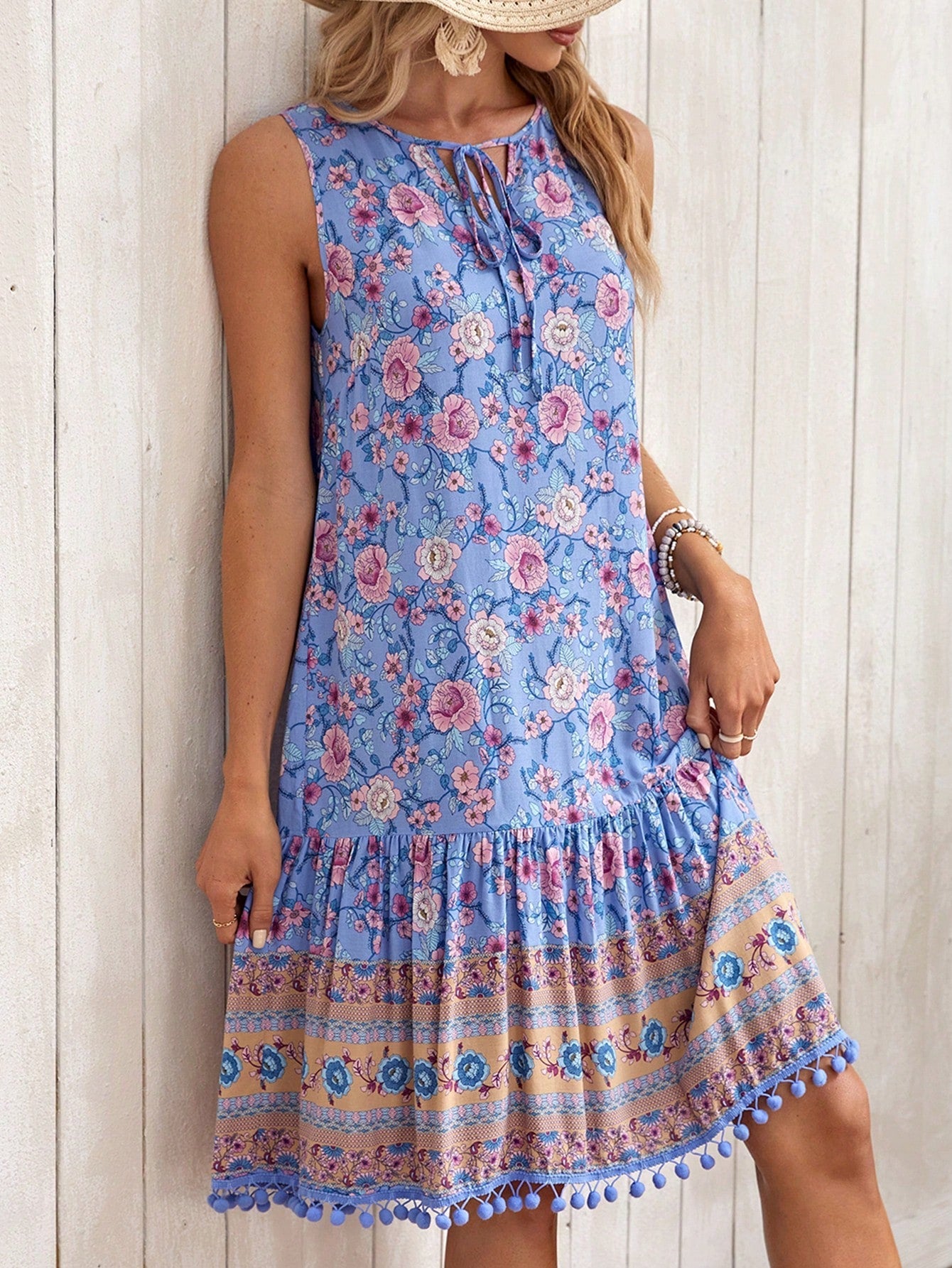 Sleek and Chic: Women's Sleeveless Floral Print Dress with Knotted Collar