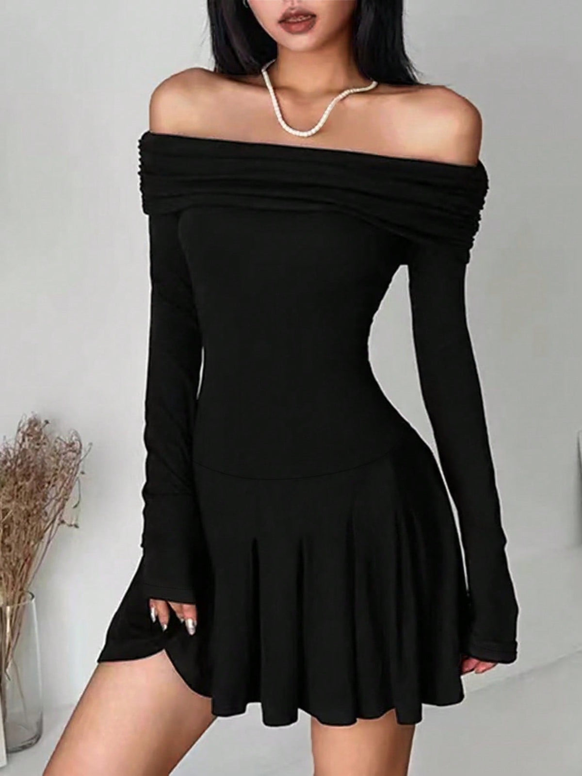 Chic Off-Shoulder Long Sleeve Dress for Women - Perfect for any Occasion