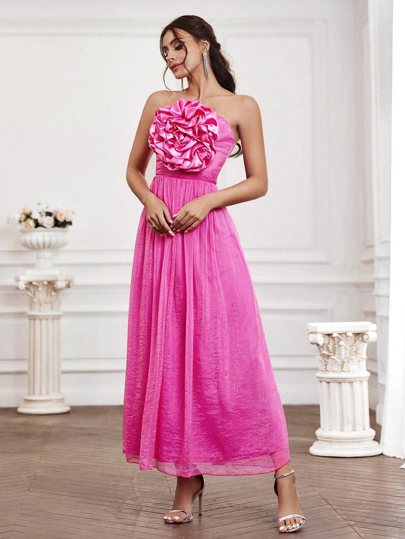Dreamy Lace Pleated Dress: Make a Stylish Statement This Spring/Summer