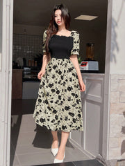 Floral Dream: Elegant Summer Holiday Dress with Puff Sleeves