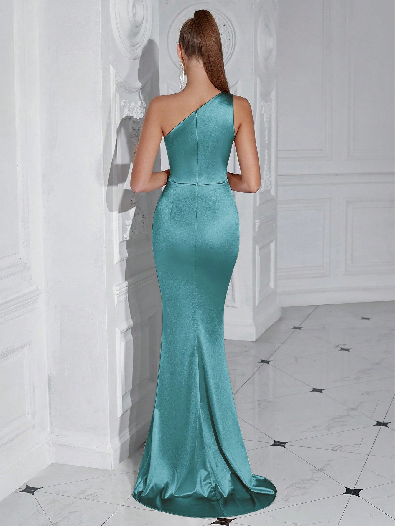 Sophisticated Glamour: Shoulder Pleated High Slit Cocktail Party Prom Dress