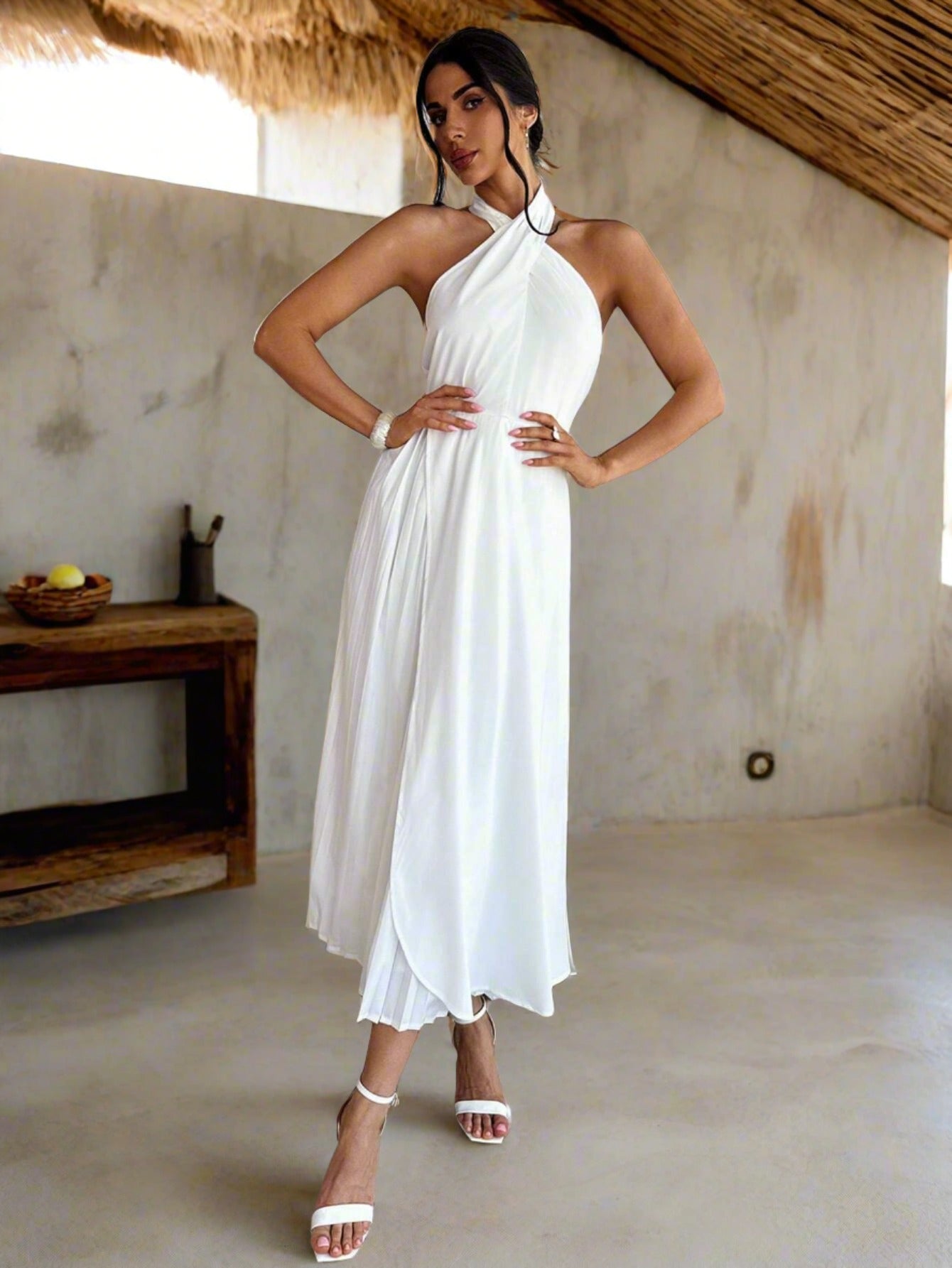 White Elegance: The Perfect Dress for Dating, Weddings, and Afternoon Tea