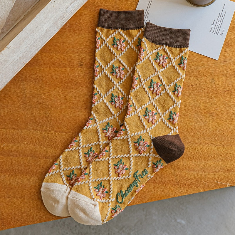 Asymmetric Retro Jacquard Socks