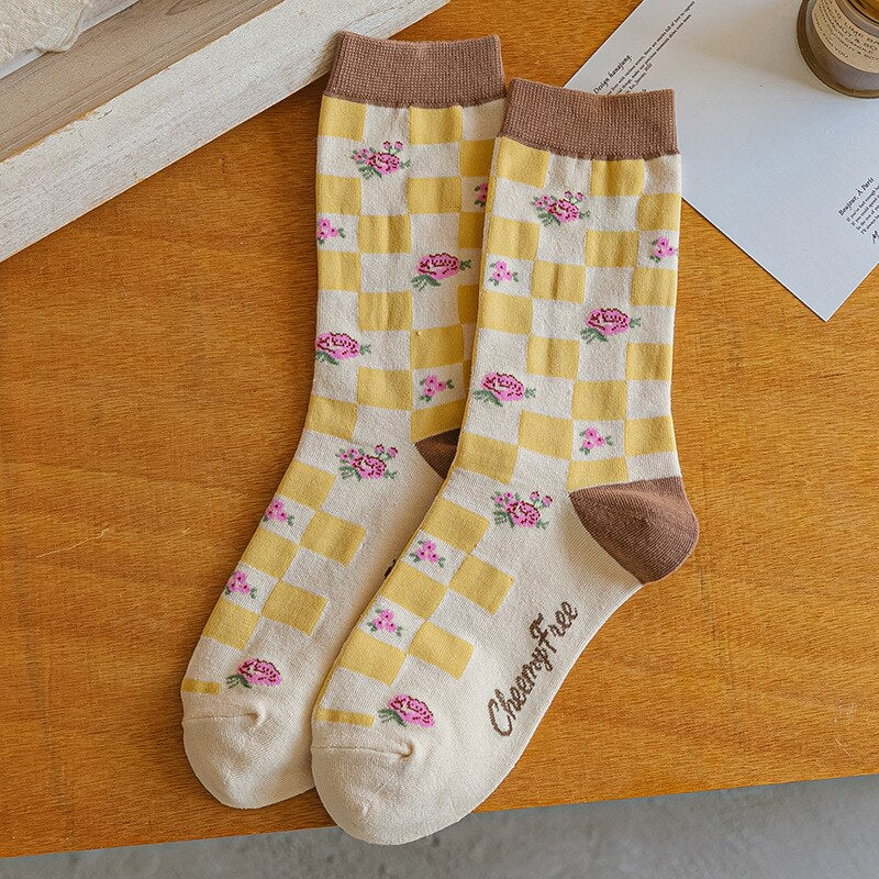 Asymmetric Retro Jacquard Socks