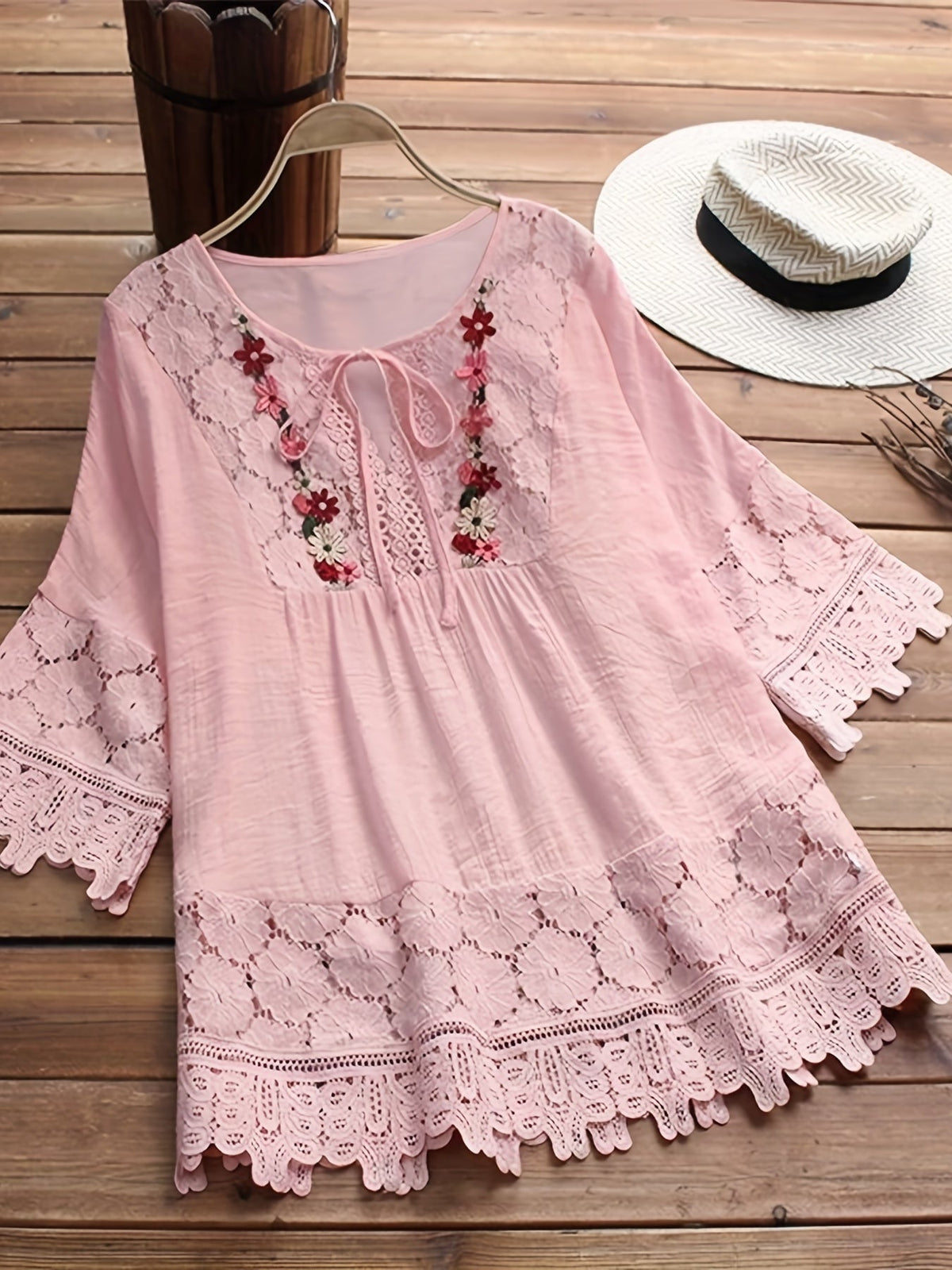 Plus Size Elegant Blouse, Women's Plus Floral Appliques Contrast Guipure Lace Short Sleeve Tie Neck Top